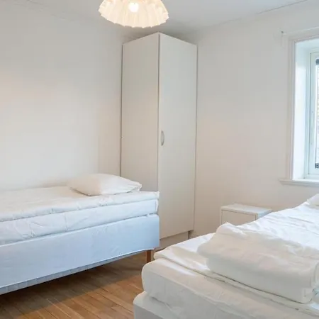 Family Friendly - 6 Bedrooms Villa *