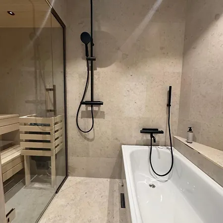 Hotell Crystal Plaza