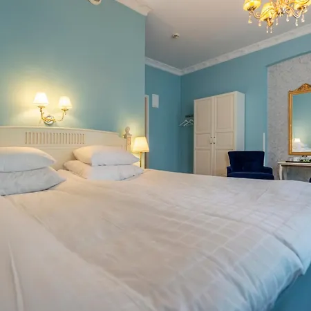 Western Bentleys Szálloda 4*