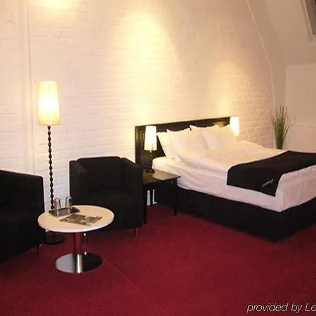 Hotel First Norrtull 3*