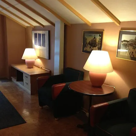 Manen Hotell Kungens Kurva