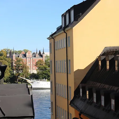 Divine Living - * Stockholm
