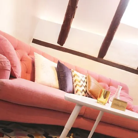 Apartment Divine Living - *