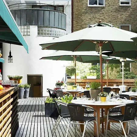 Mornington Hotel 4*
