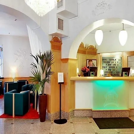 Hotel Crystal Plaza 3*