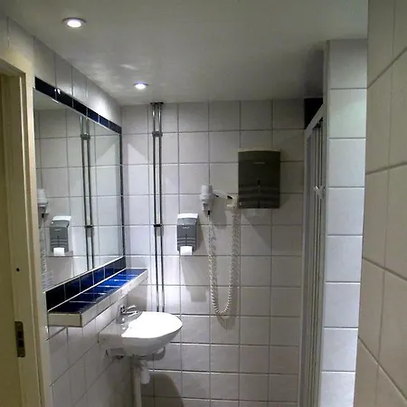Metro Hotel