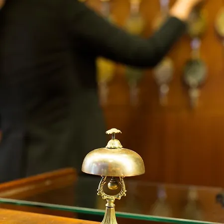 Lady Hamilton Apartahotel 3*
