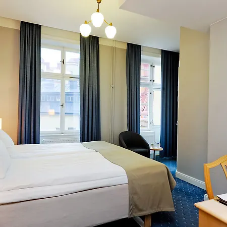 Crystal Plaza Hotel 3*