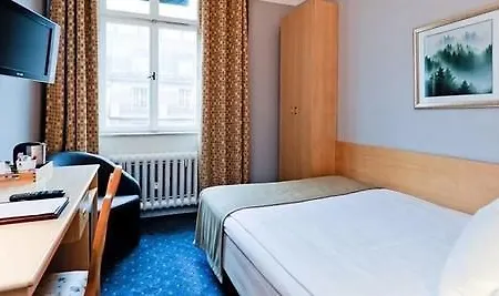 Crystal Plaza Hotel