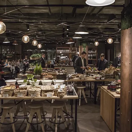 斯堪迪克坎佩尔市区酒店 4*