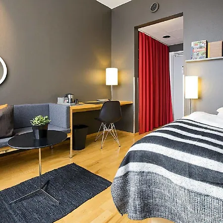 Otel Mornington Bromma 4*