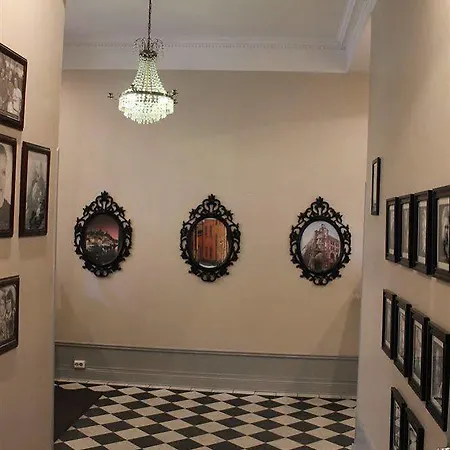 Hostel Colonial *