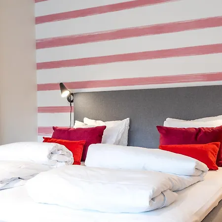 Apartdirect Hammarby Sjoestad 3*
