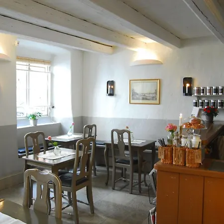 斯汶韦塔帕里酒店 3*