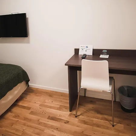Xtra Kista Hotel 2*