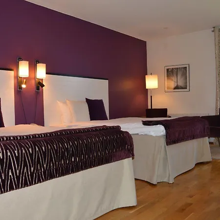 Western Royal Star Hotel 4*