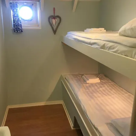 Gustaf Af Klint Hotel en barco 2*