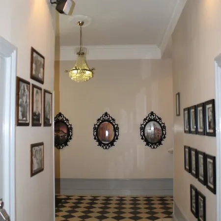 Hostel Colonial *
