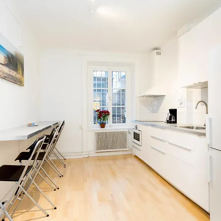 Apartdirect Sveavagen *