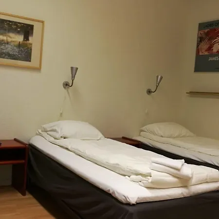 Metro Hotel 3*