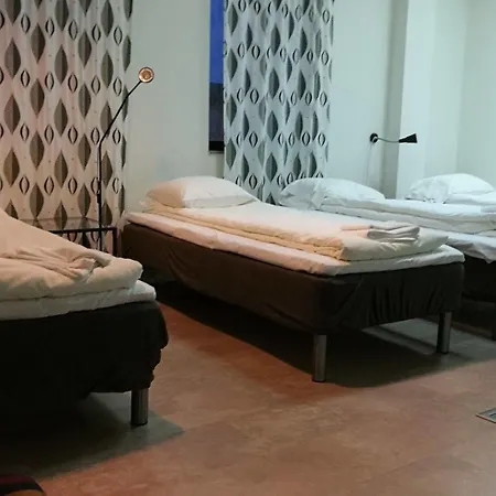 Metro Hotel 3*