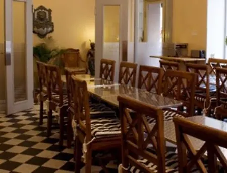 Hostel Colonial *