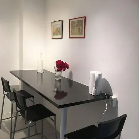 Madam Q Guest house *