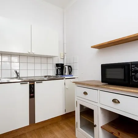 Apartdirect Sveavagen Apartment