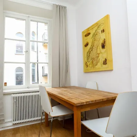 Apartdirect Sveavagen Apartment