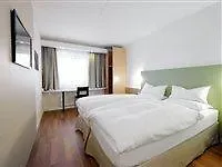 Hotel Ibis Stockholm Airport 3*