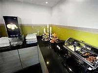 Hotel Ibis Stockholm Airport 3*