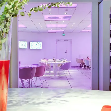 Nordic Light Hotel 4*