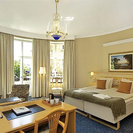 Hotel Crystal Plaza 3*