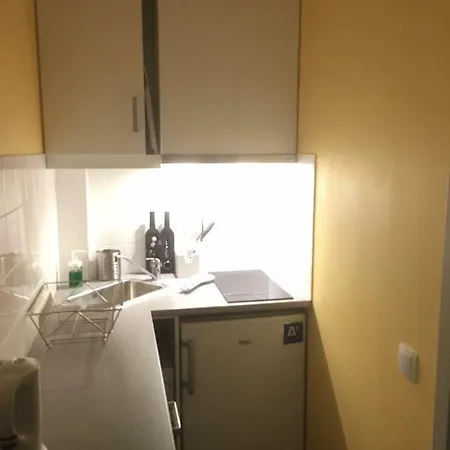 Studio Apartment,own Entrance, Keyless Check In.