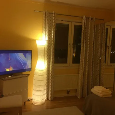 Apartment Studio Apartment,own Entrance, Keyless Check In.