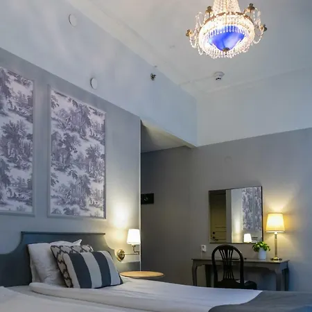 Hotel Crystal Plaza 3*