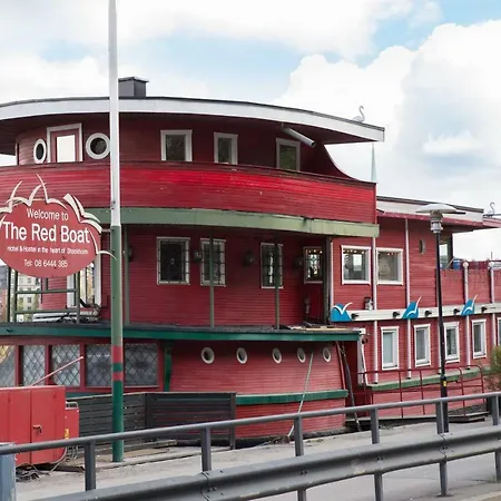 Botel Den Roeda Baten