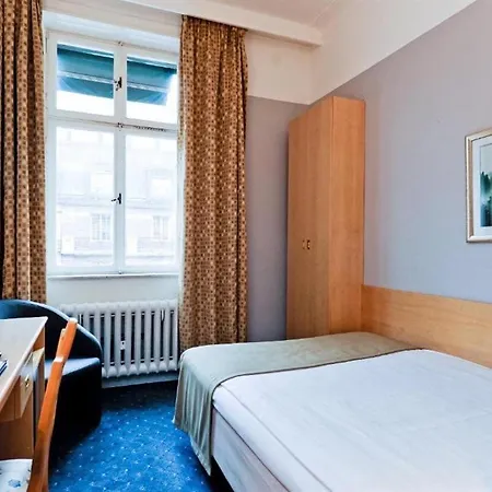 Crystal Plaza Hotel