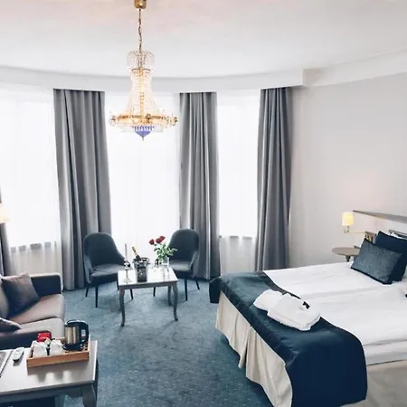 Hotel Crystal Plaza 3*