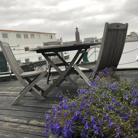 Botel Den Roeda Baten Stockholm