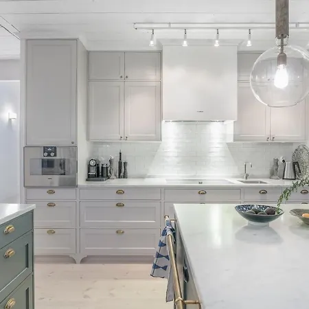 Beautiful Luxury Family Surrounded By Nature And Water And Only 15 Minutes From Center * Stockholm