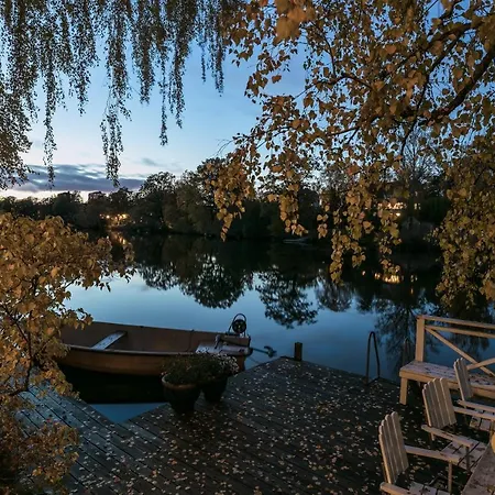 Lodge Beautiful Luxury Family Surrounded By Nature And Water And Only 15 Minutes From Center *