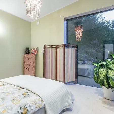 Lodge Beautiful Luxury Family Surrounded By Nature And Water And Only 15 Minutes From Center