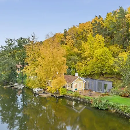 Lodge Beautiful Luxury Family Surrounded By Nature And Water And Only 15 Minutes From Center