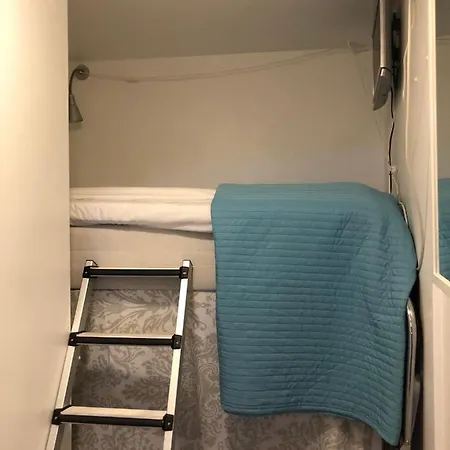 Stf Jumbo Stockholm Hostel *