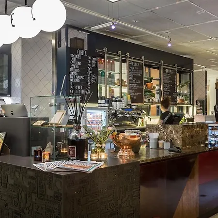 Hotel With Urban Deli Stoccolma