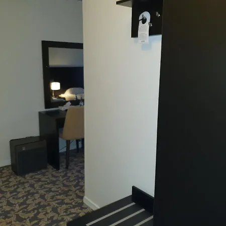 阿里斯顿酒店 酒店 3*