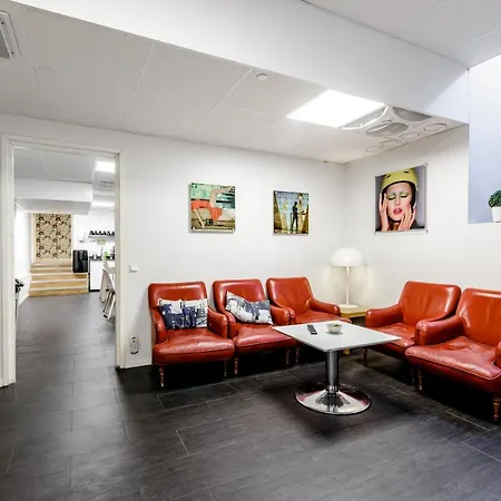 City Hostel *