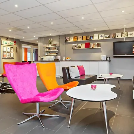 Hostel Urban Living *