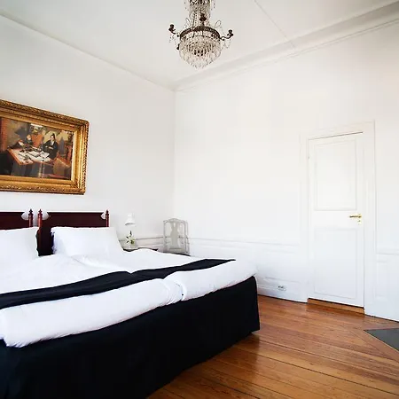 Anno 1647 Hotel